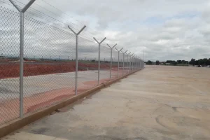 PORTÃO BASCULANTE GRADIL ELETROFUNDIDO